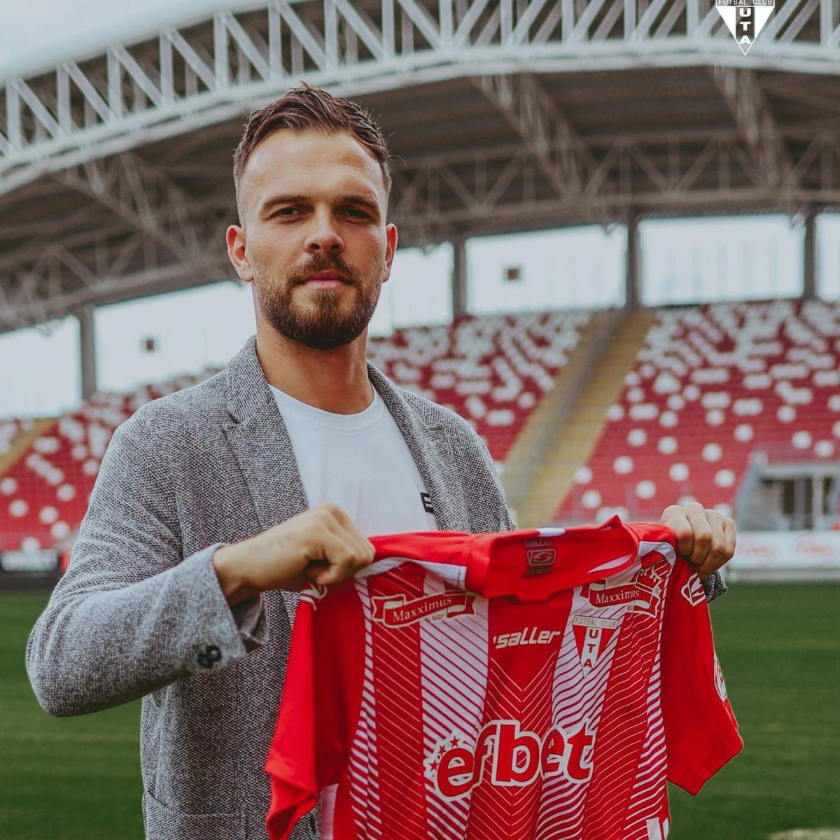 Orhan Ademi este noul atacant al UTA-ei. Vine din liga a treia germană, de la MSV Duisburg!