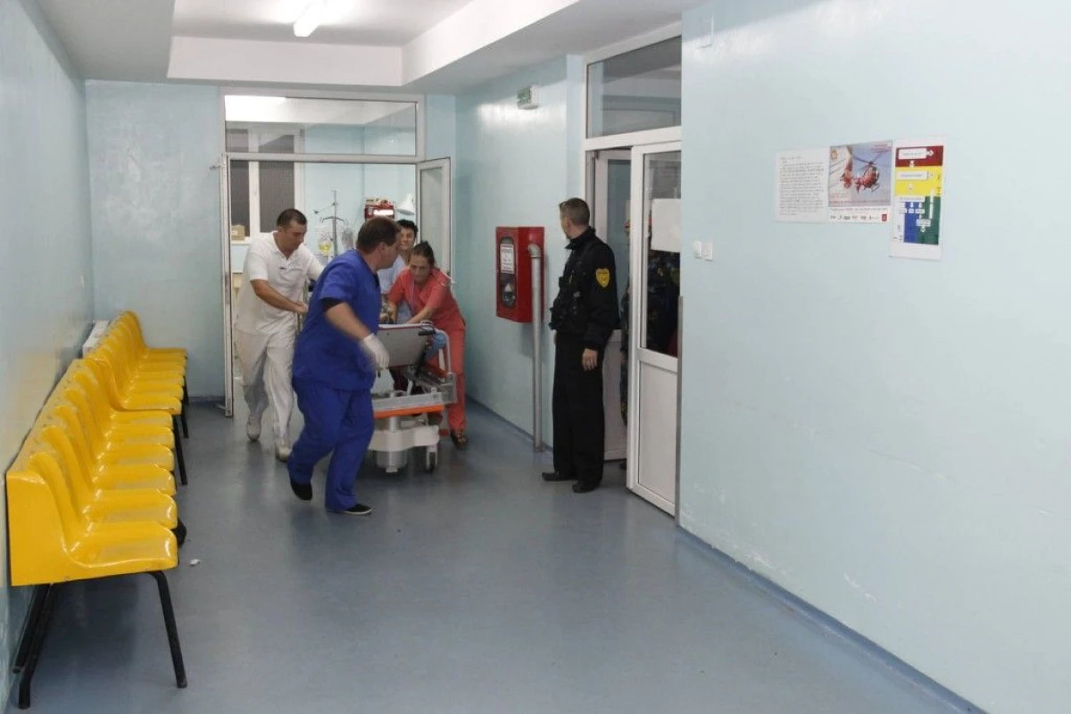 PACIENT MORT DUPA CE A CAZUT DE LA ETAJUL AL PATRULEA AL SPITALULUI JUDETEAN DE URGENTA PITESTI
