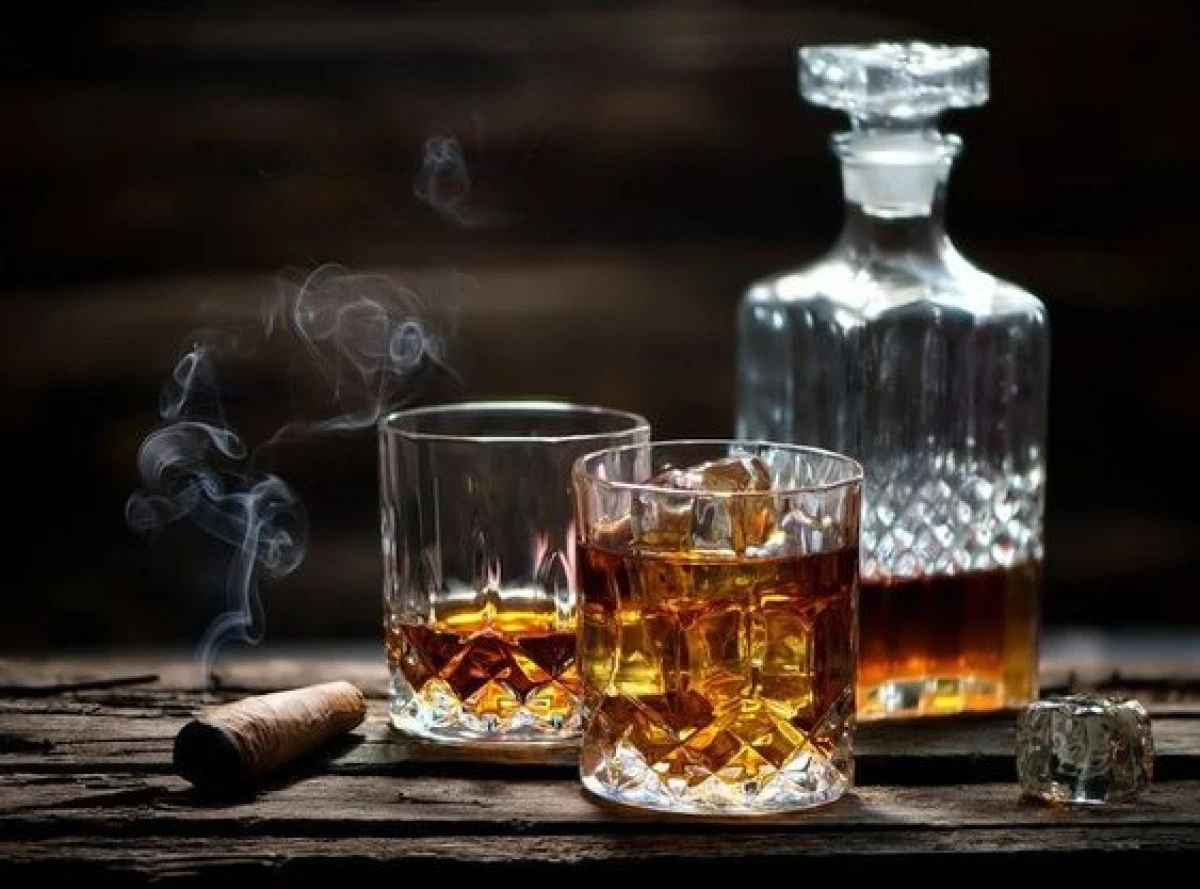 Pahare de Cristal vs. Pahare de Sticlă: Diferențe și Avantaje