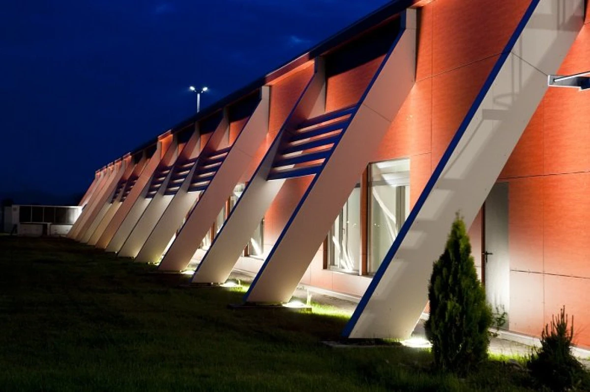 Pantofi Louis Vuitton "made in France", făcuți la Cisnădie într-o fabrică ținută secret