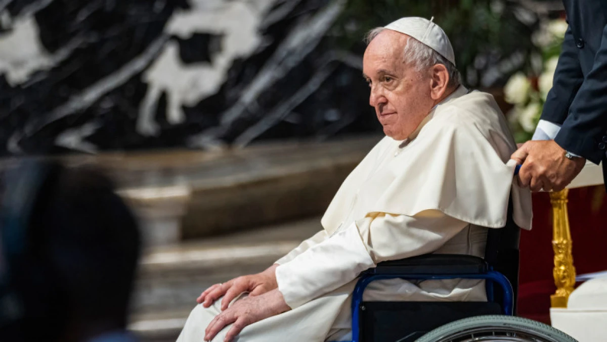 Papa Francisc merge pe canalele Veneției pentru a se întâlni cu credincioşii