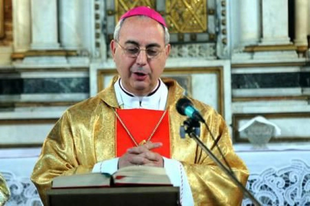 PAPA NUMESTE UN NOU SEF AL CURTII SUPREME A VATICANULUI