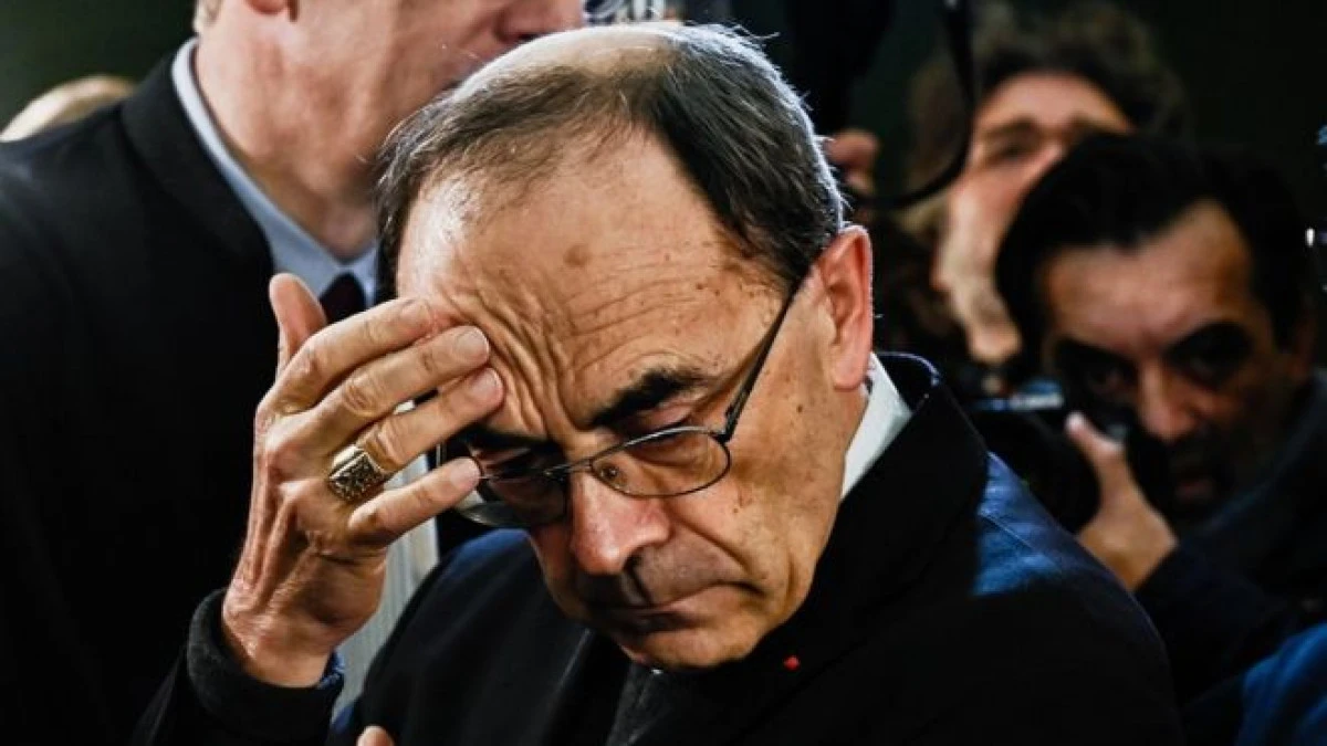 Papa respinge demisia Cardinalului Barbarin
