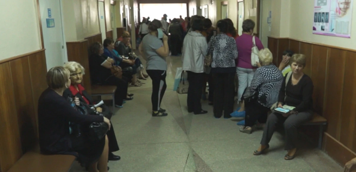 PARADOXUL CARDULUI DE SANATATE: BOLNAVII PLATESC PENTRU CEVA CE NU FUNCTIONEAZA