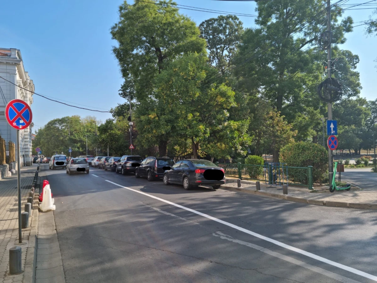 Parcarea din spatele Primăriei a fost desființată