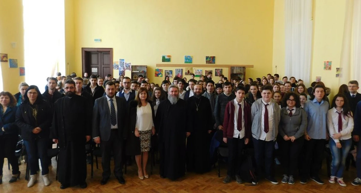 PARINTELE NICOLAE SAKHAROV A SUSTINUT O CONFERINTA LA COLEGIUL „ELENA GHIBA BIRTA“ DIN ARAD