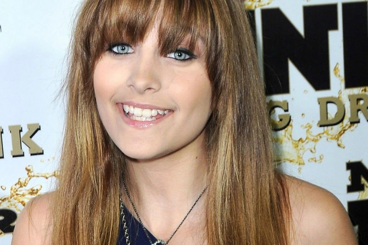 PARIS JACKSON CRITICATA PE RETELELE DE SOCIALIZARE