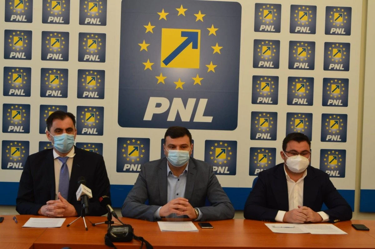 Parlamentarii PNL Arad: „Bugetul cuprinde investiții care permit relansarea economiei"