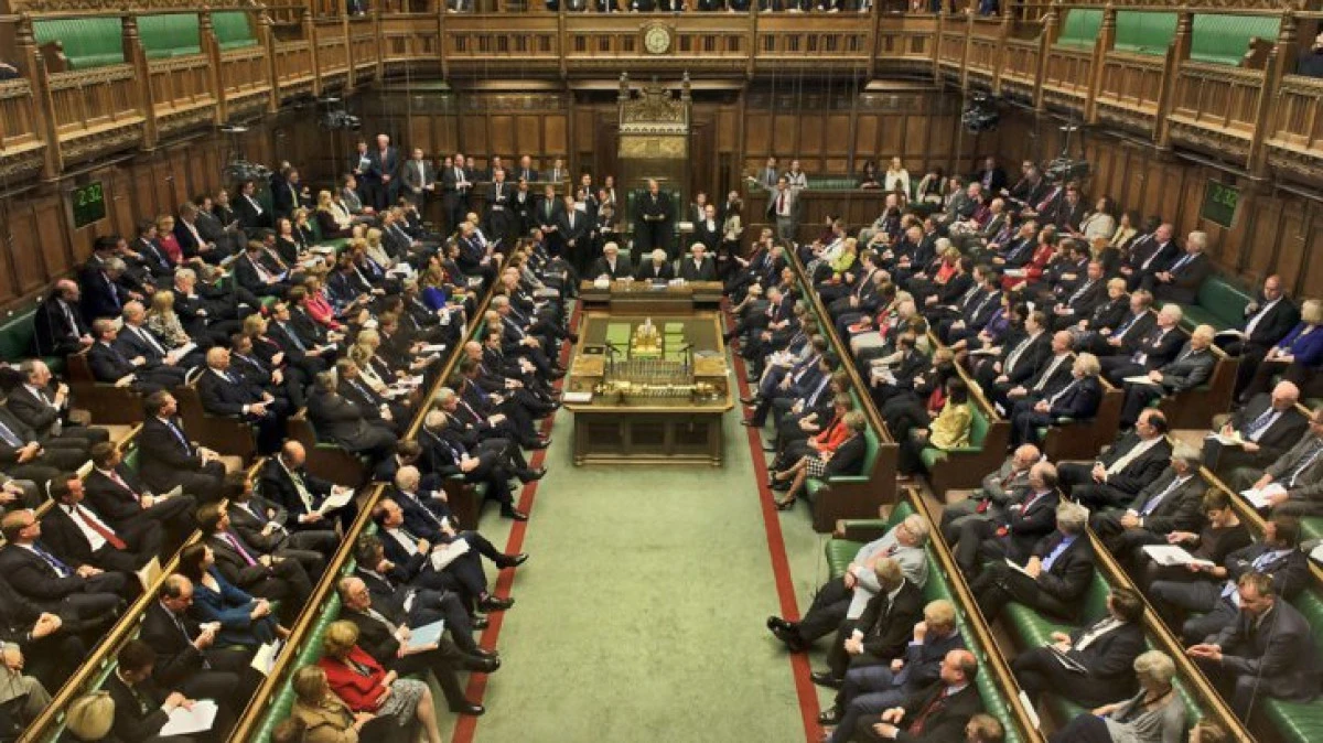 Parlamentul britanic, suspendat oficial pentru o lună de zile