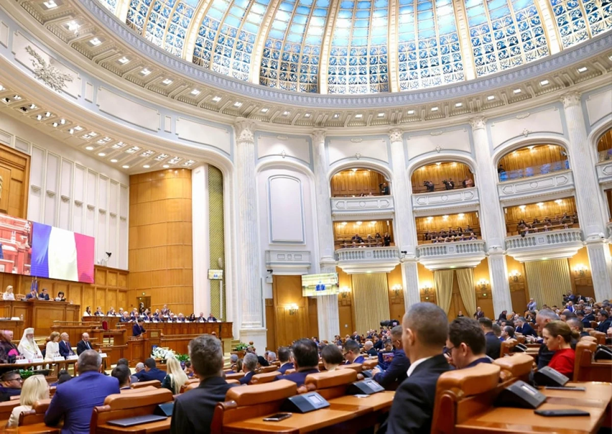 Parlamentul, convocat în sesiune extraordinară