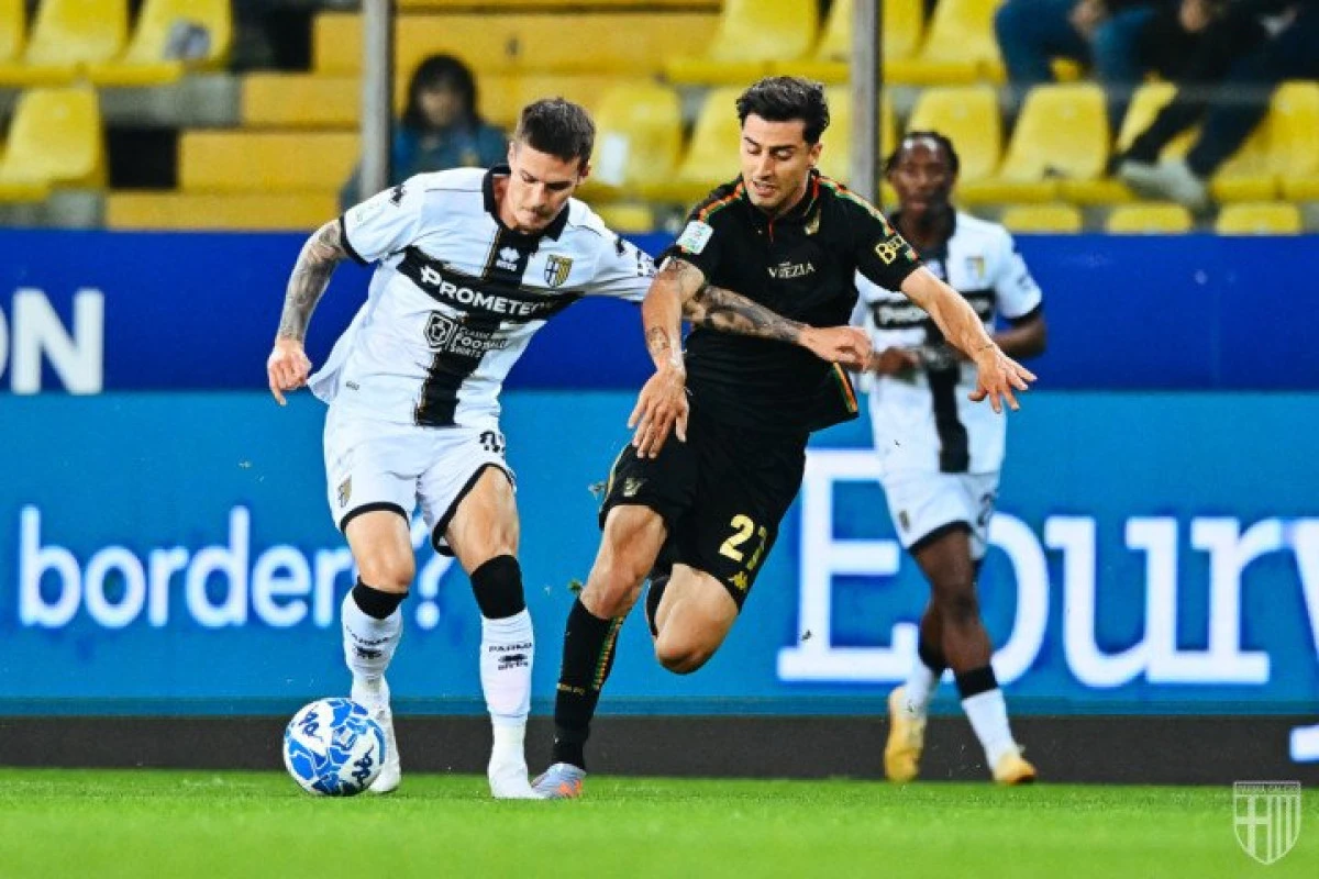 Parma lui Dennis Man va juca în semifinalele play-off-ului de promovare