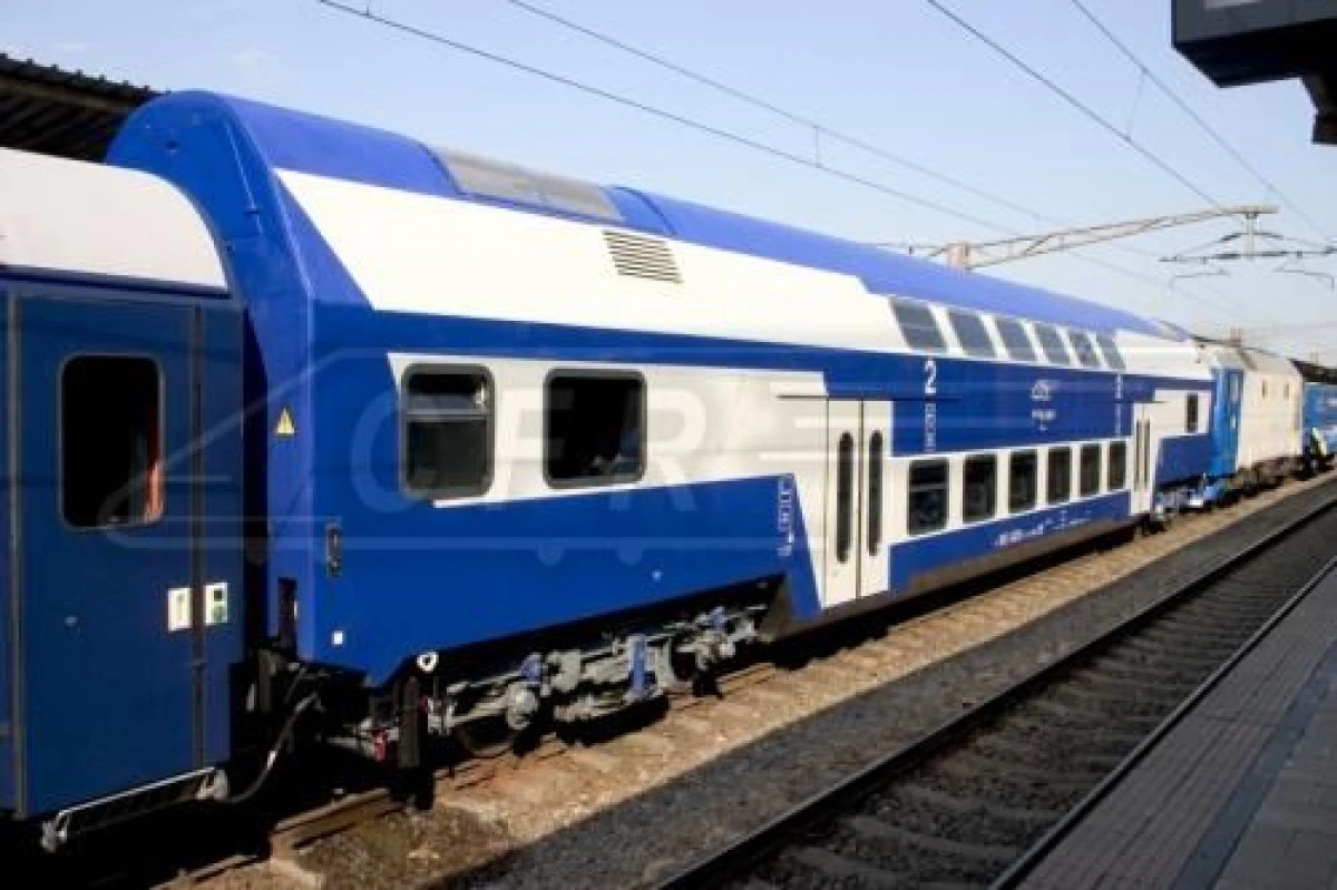 PASAGERII CFR CALATORI AR PUTEA ACHIZITIONA BILETE DIRECT DIN TREN, FARA SUPRATAXA