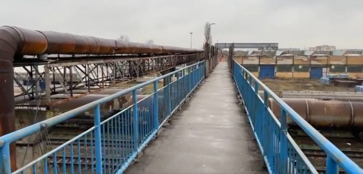 Pasarela pietonală din stația CFR Aradul Nou a fost închisă, deși Bibarț promitea că va fi reabilitată
