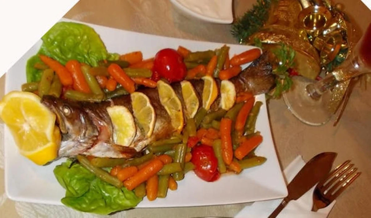 PASTRAV UMPLUT LA CUPTOR CU LEGUME SOTE