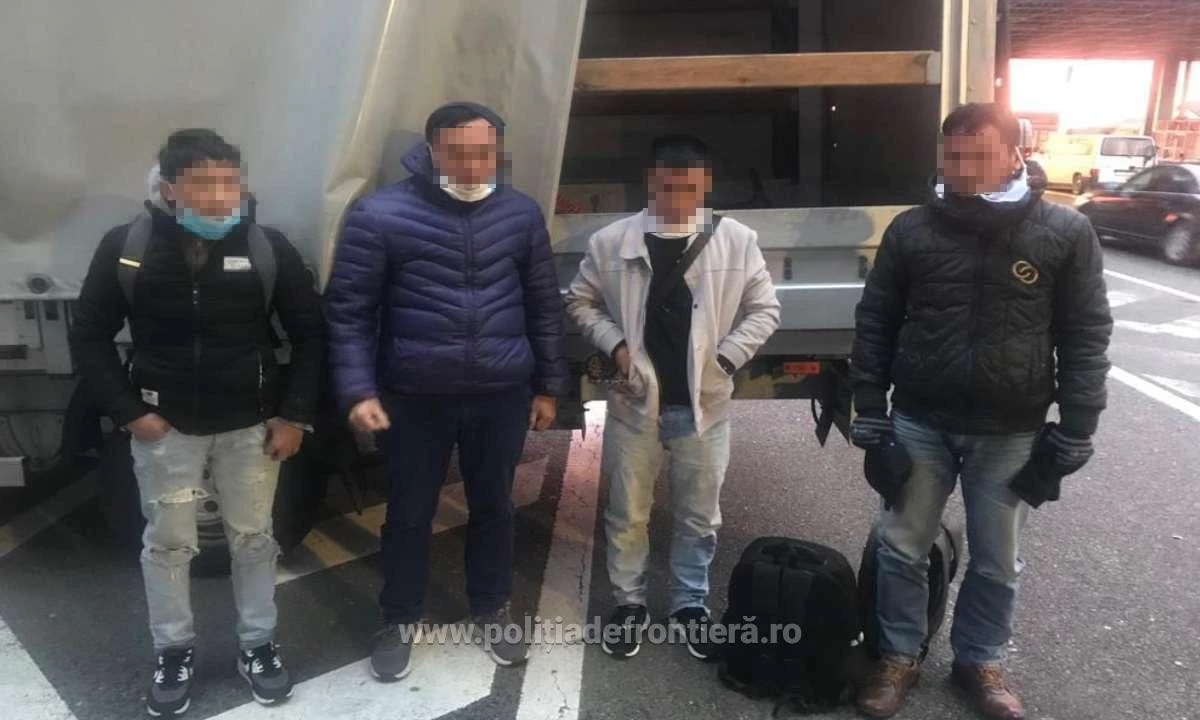 Patru cetăţeni din Vietnam, descoperiți într-o autoutilitară la Nădlac