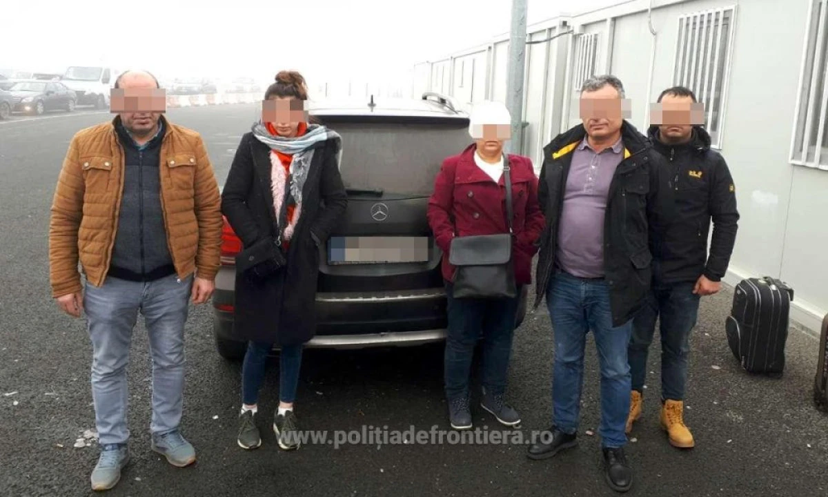 Patru cetăţeni turci, prinși la PTF Nădlac II cu documente bulgăreşti false   