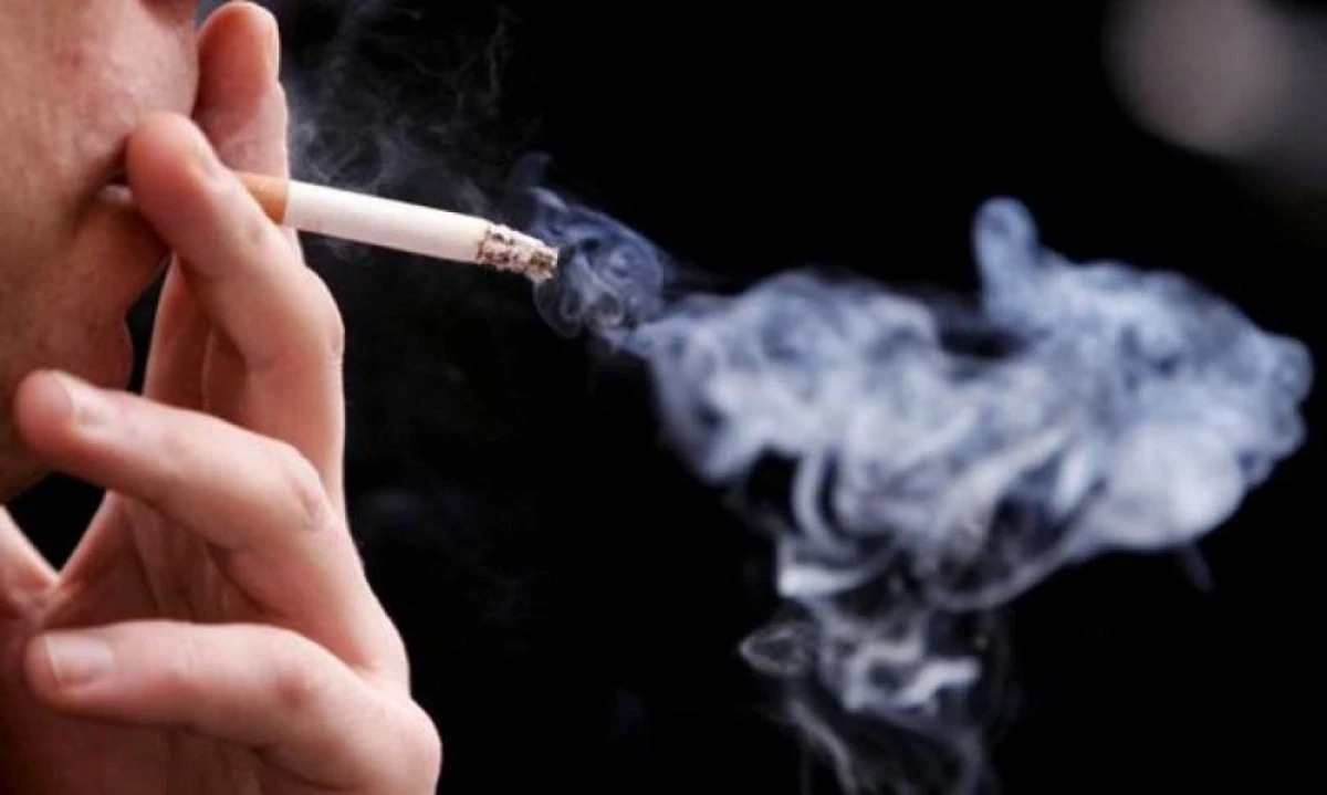 Pe ăsta l-au prins repede: un bărbat de 54 de ani, cercetat după ce a fost prins vânzând 20 de pachete de țigări