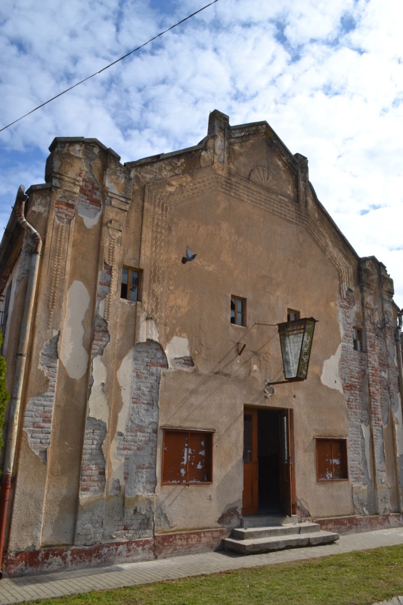 Pecica: cinematograful a fost preluat de primărie. Se dorește reabilitarea și reintrarea în circuitul cultural! (galerie foto)