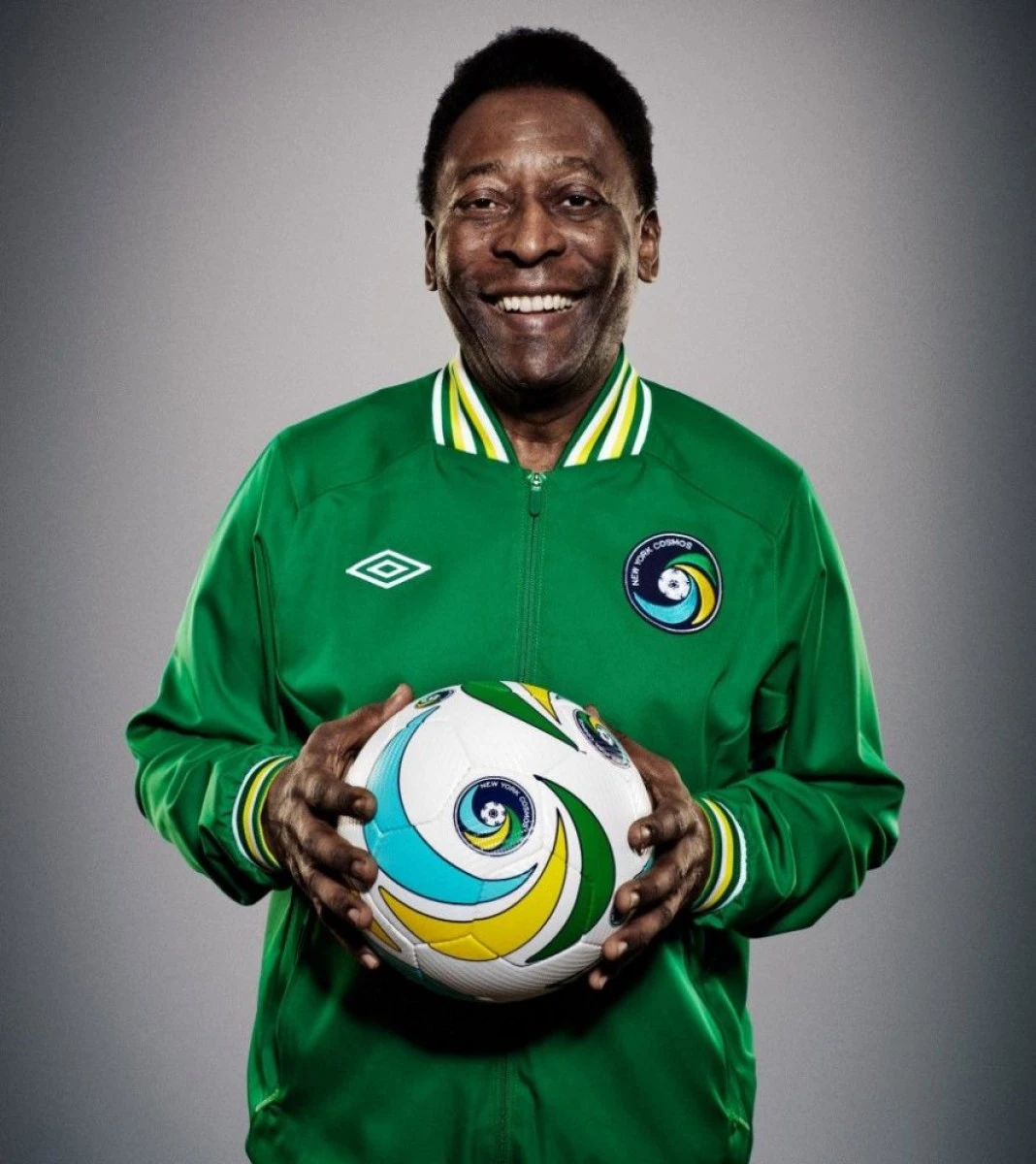PELE, MIRE LA 75 DE ANI