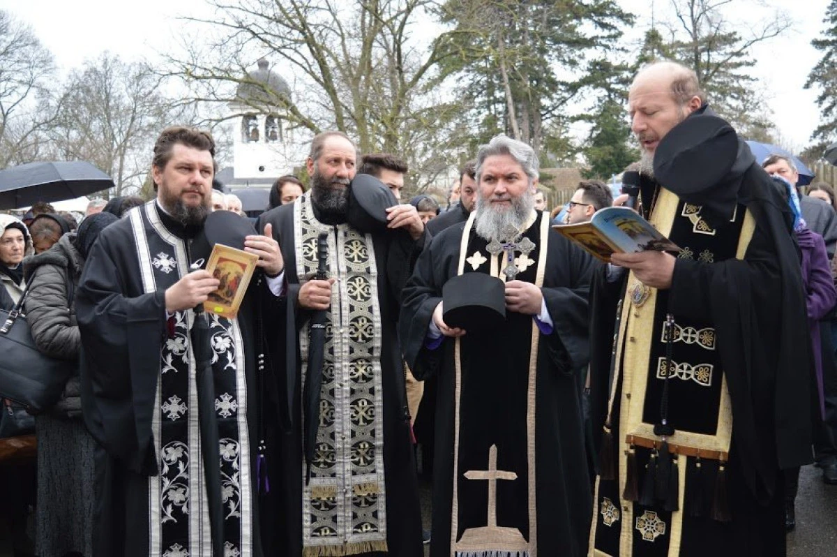 Pelerinajul Crucii din Vinerea Mare, tradiție la Mănăstirea Hodoș Bodrog
