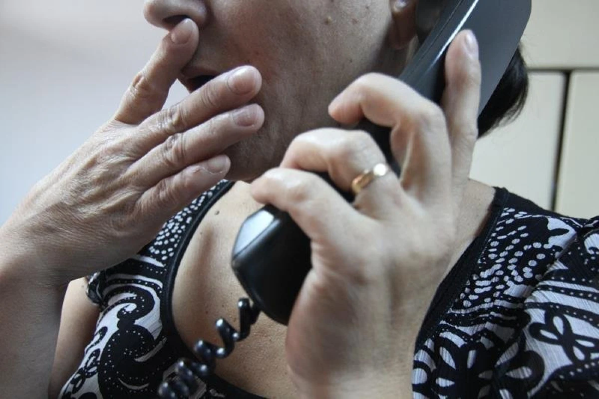 Pensionari păcăliți cu mesaje false în numele Casei de Pensii. Nu răspundeți acestor cereri!