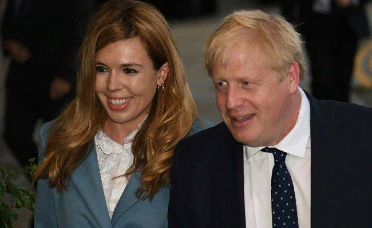 Pentru cine bat clopotele în Downing Street: Boris Johnson și Carrie Symonds se pregătesc de nuntă