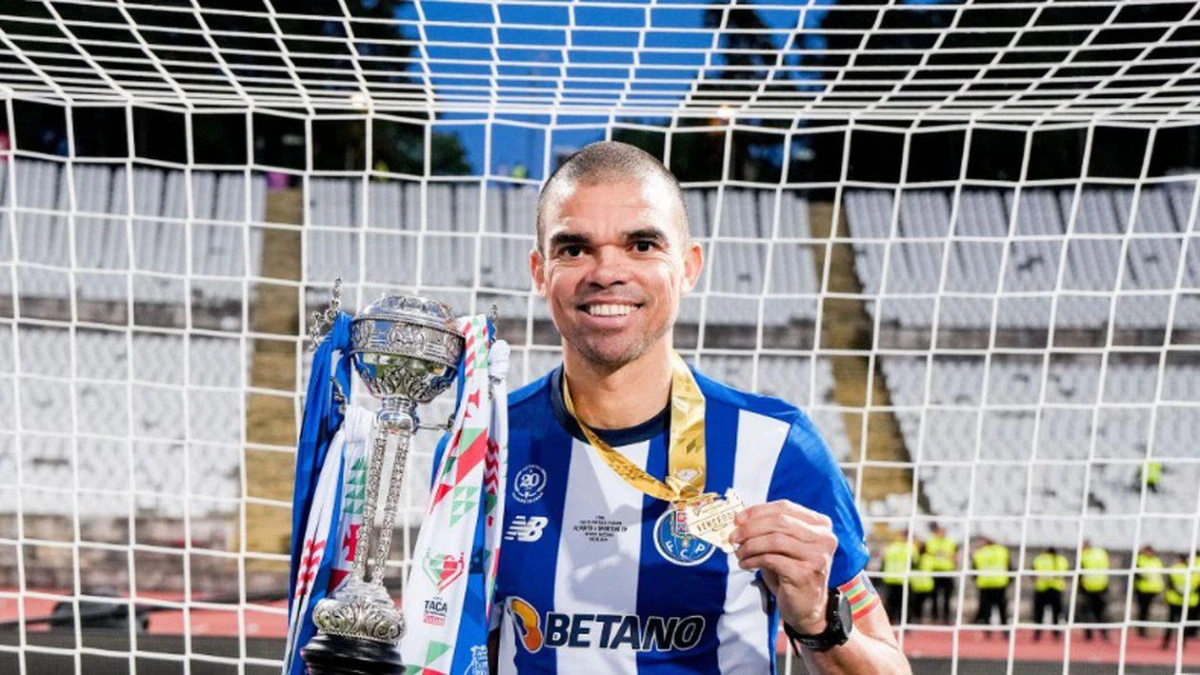 Pepe se retrage din fotbal la 41 de ani. Fundașul portughez a jucat în 878 de meciuri