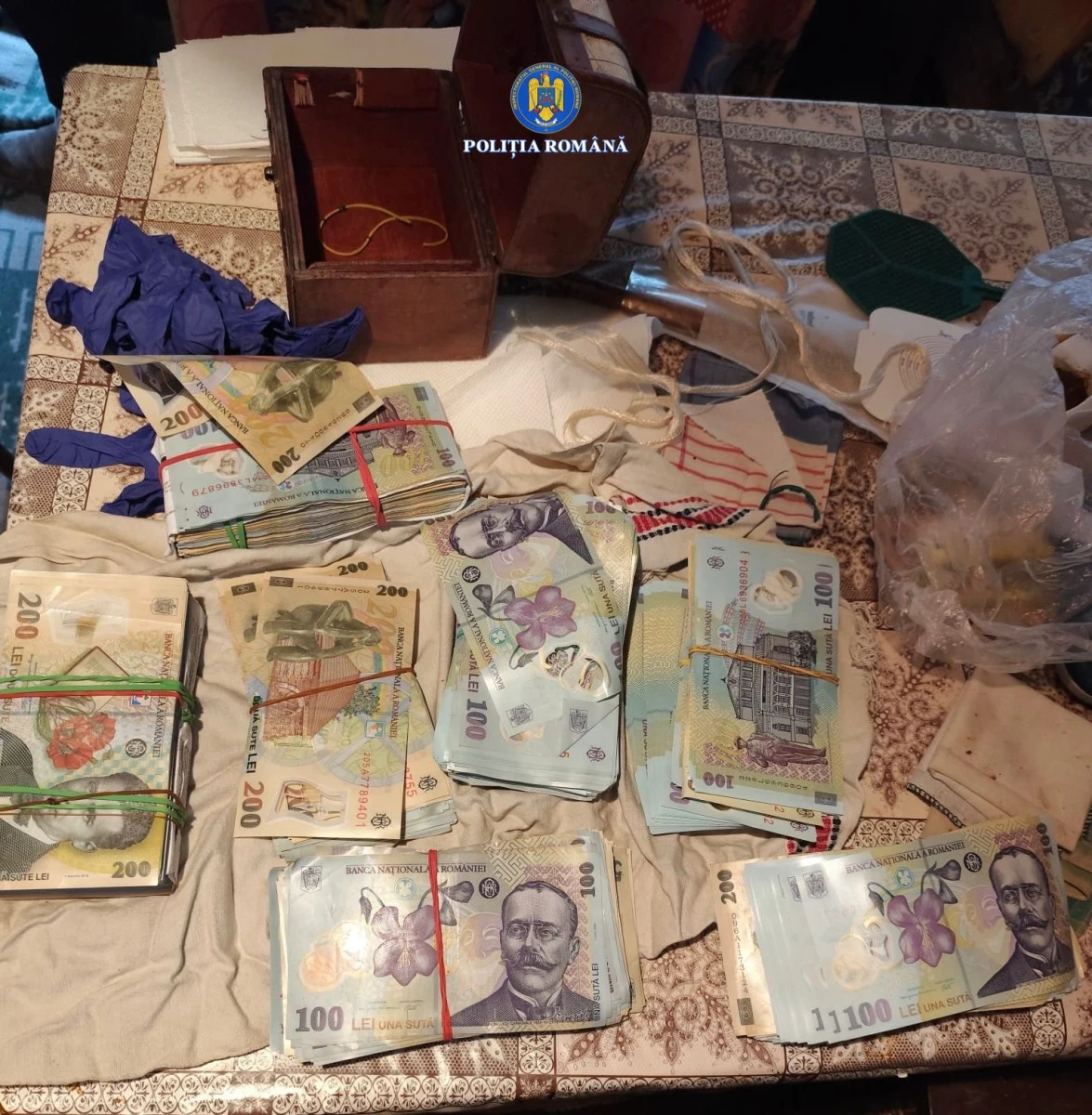 Percheziții în Arad, într-un dosar de contrabandă cu țigări
