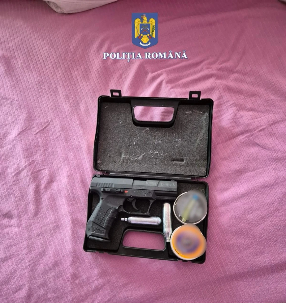 Percheziții în Arad, la domiciliul unui bărbat căutat de polițiștii din Austria