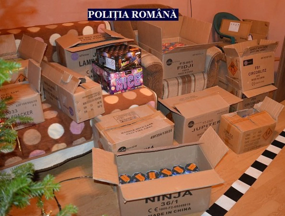 Percheziții în Pâncota. Au fost descoperite zeci de mii de articole pirotehnice