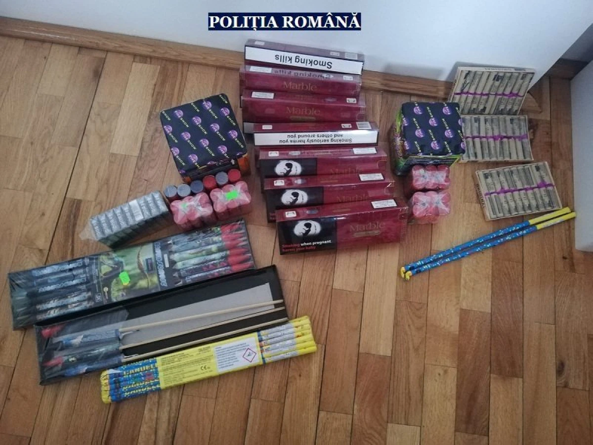 Percheziții în Sântana. Au fost confiscate sute de articole pirotehnice