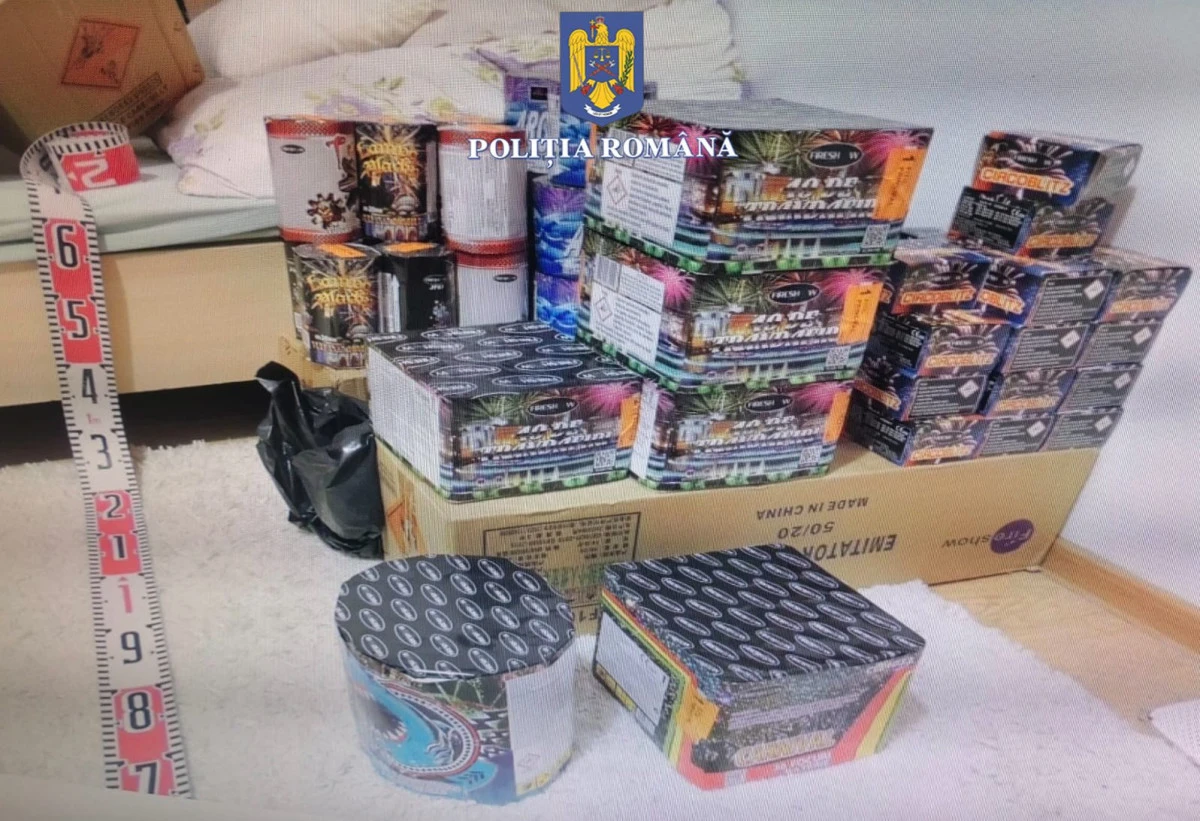 Percheziții în Sântana! Polițiștii au descoperit peste 27.000 de articole pirotehnice