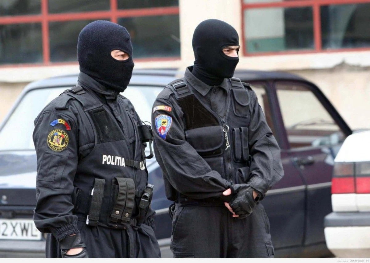 Percheziții la Arad, într-un caz de evaziune fiscală, cu articole textile
