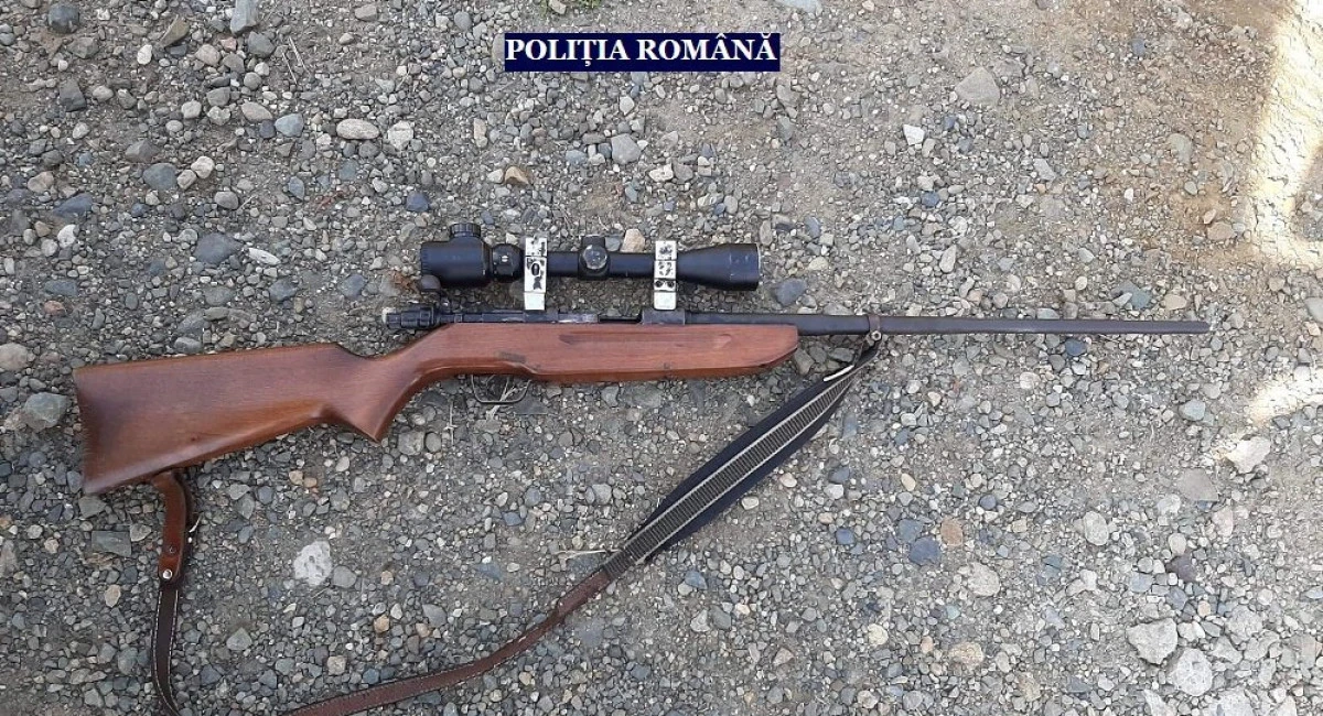 Percheziții la braconieri de pe Valea Mureșului. A fost descoperit un adevărat arsenal