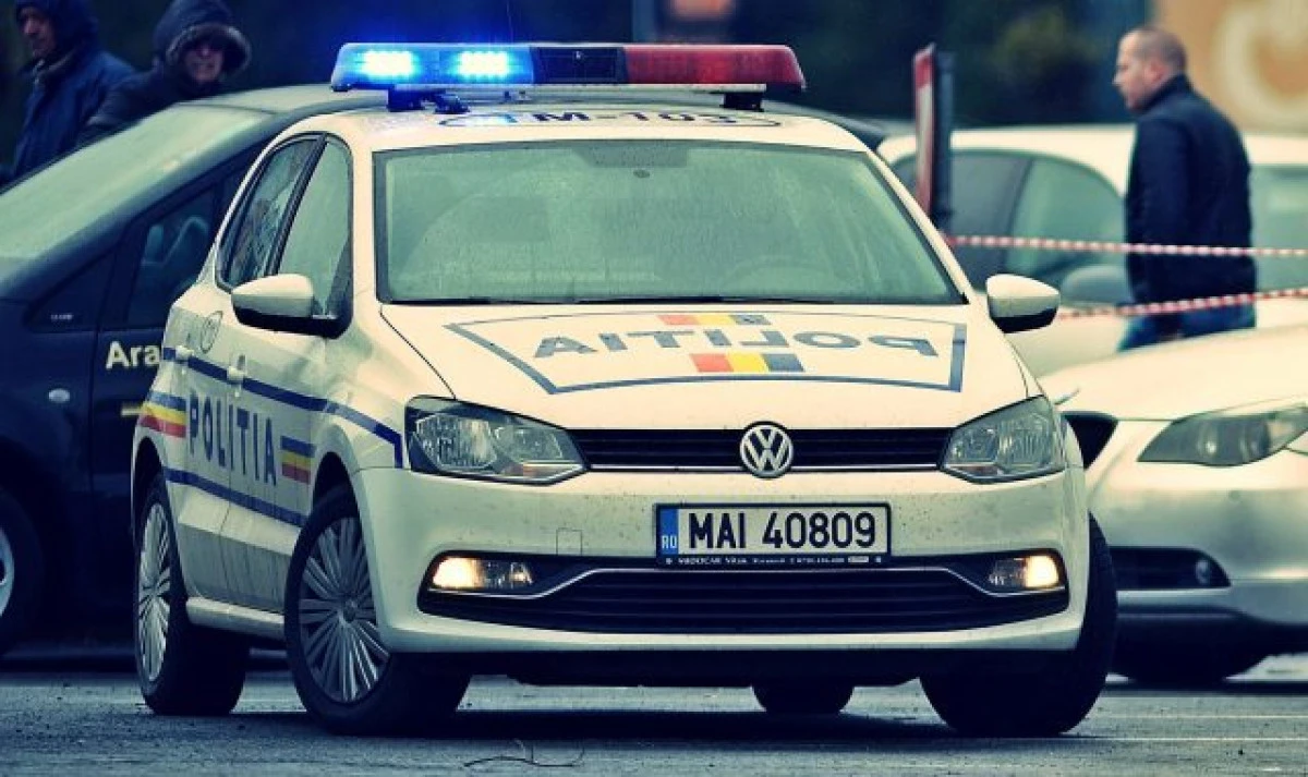Percheziții la Vânători! Au fost identificați 5 minori care au distrus 11 monumete funerare