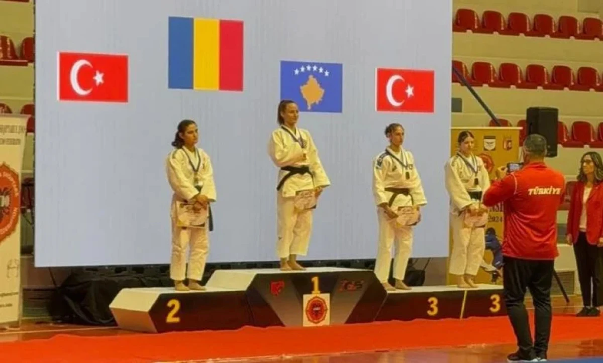 Performanțe pe tatami: CSU Arad are campioană balcanică de junioare, CSM Arad - medaliată cu bronz!