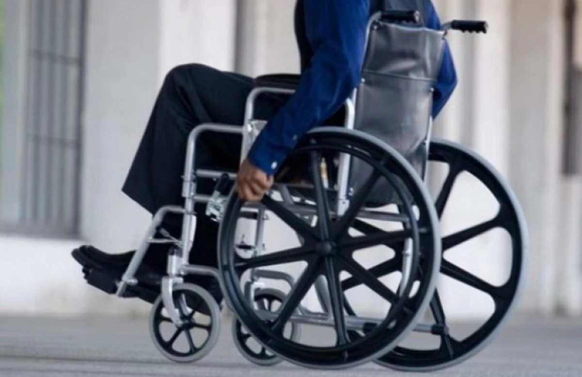 Persoanele cu handicap beneficiază de transport gratuit din partea primăriei
