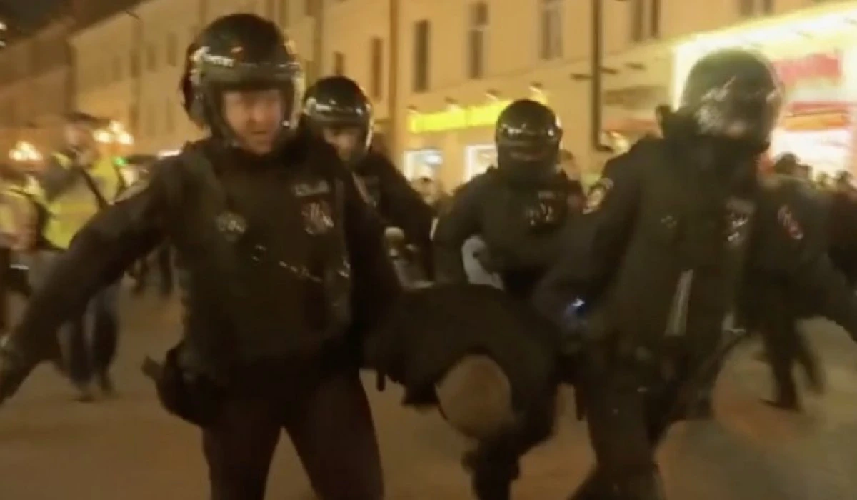 Peste 1.300 de persoane au fost reținute la protestele anti-mobilizare din Rusia