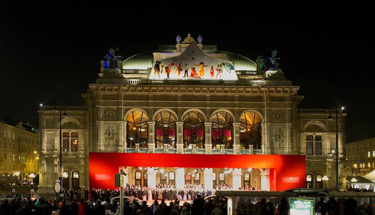Peste 10.000 de persoane au celebrat cea de-a 150-a aniversare a Operei de Stat din Viena