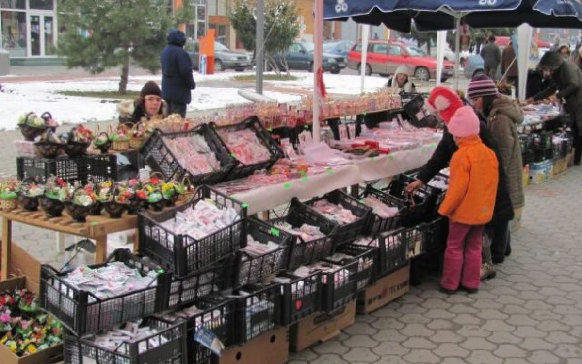 Peste 100 de locații pentru vânzarea mărțișoarelor