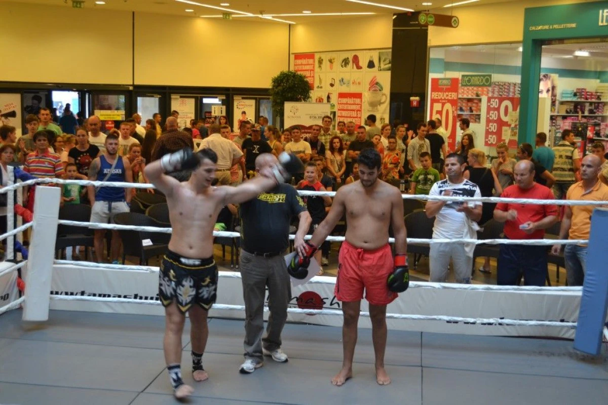 PESTE 1000 DE SPECTATORI AU ASISTAT LA GALA K1 DE LA ATRIUM (GALERIE FOTO)