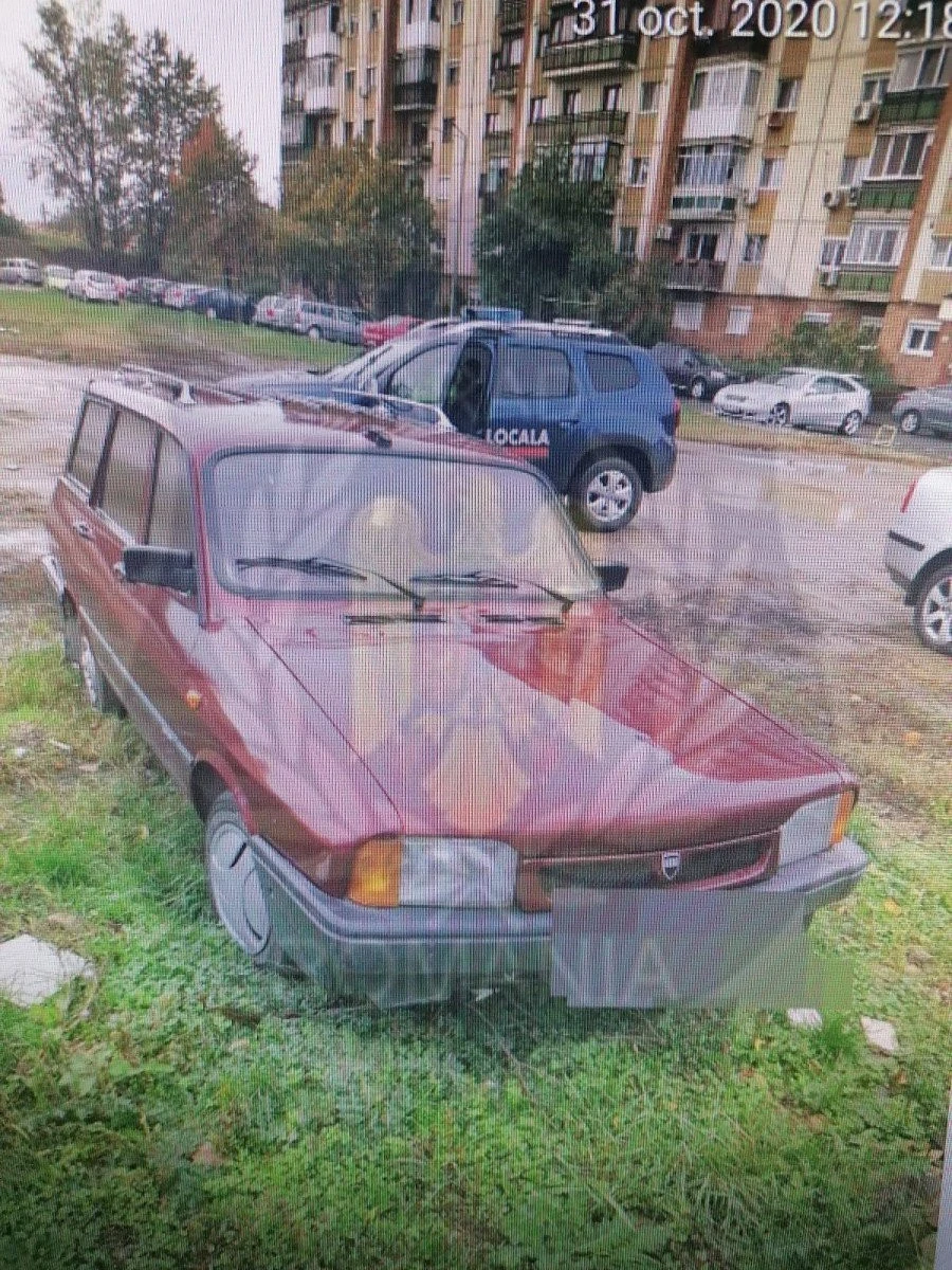 Peste 200 de mașini, abandonate pe domeniul public