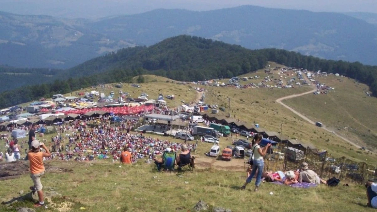 PESTE 200 DE POLITISTI AU FOST MOBILIZATI PENTRU „TARGUL DE FETE“ DE PE MUNTELE GAINA