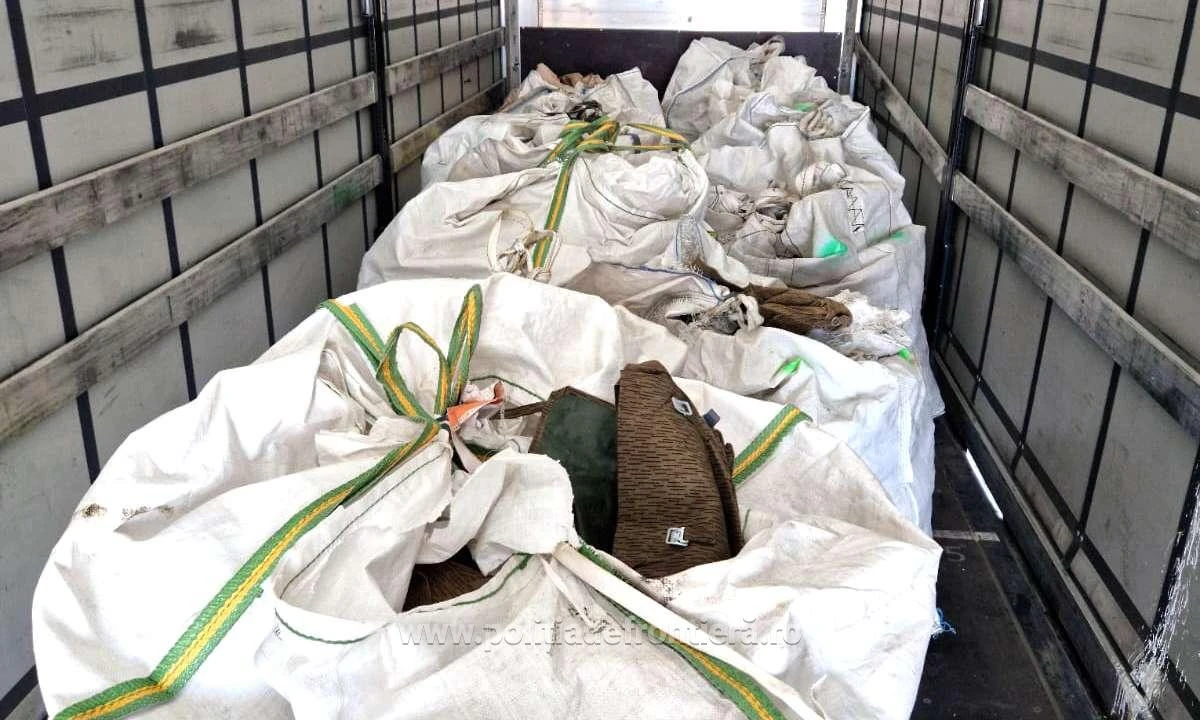 Peste 22 de tone de deşeuri, oprite la P.T.F. Nădlac II și Borș II