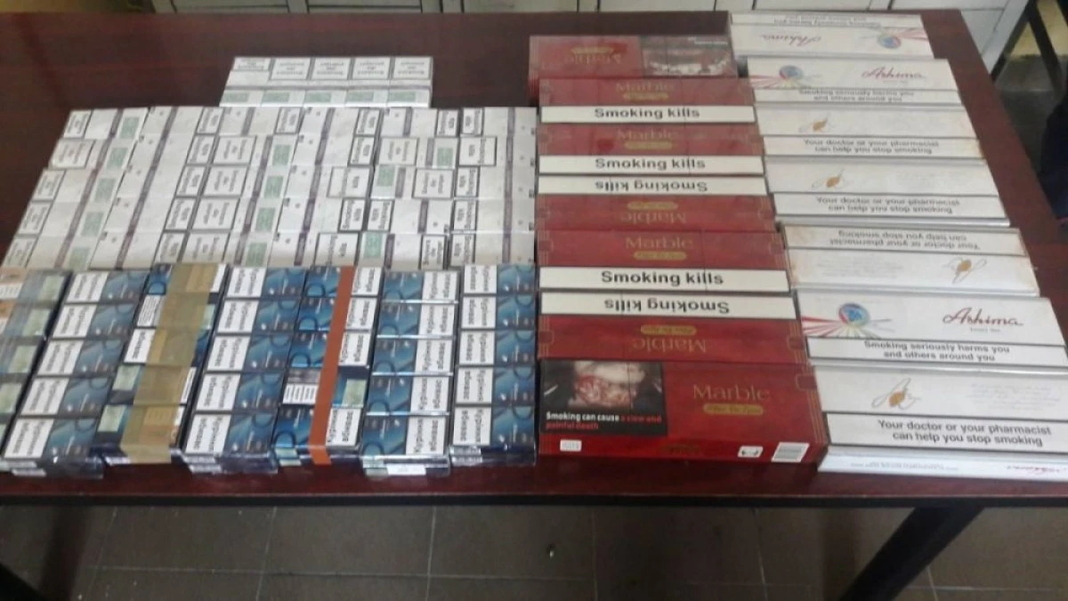 Peste 250 de pachete de țigări netimbrate, confiscate de jandarmii arădeni în această dimineață