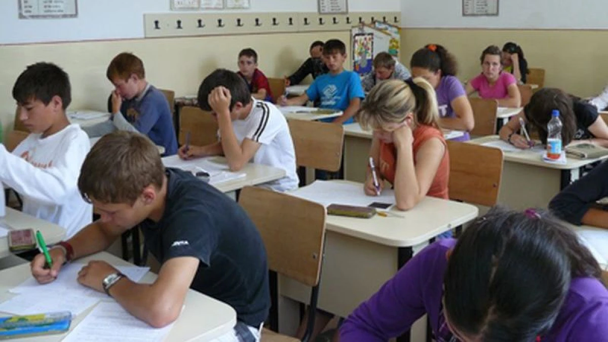 PESTE 3200 DE ELEVI DIN ARAD AU FOST PREZENTI LA PROBA SCRISA LA MATEMATICA