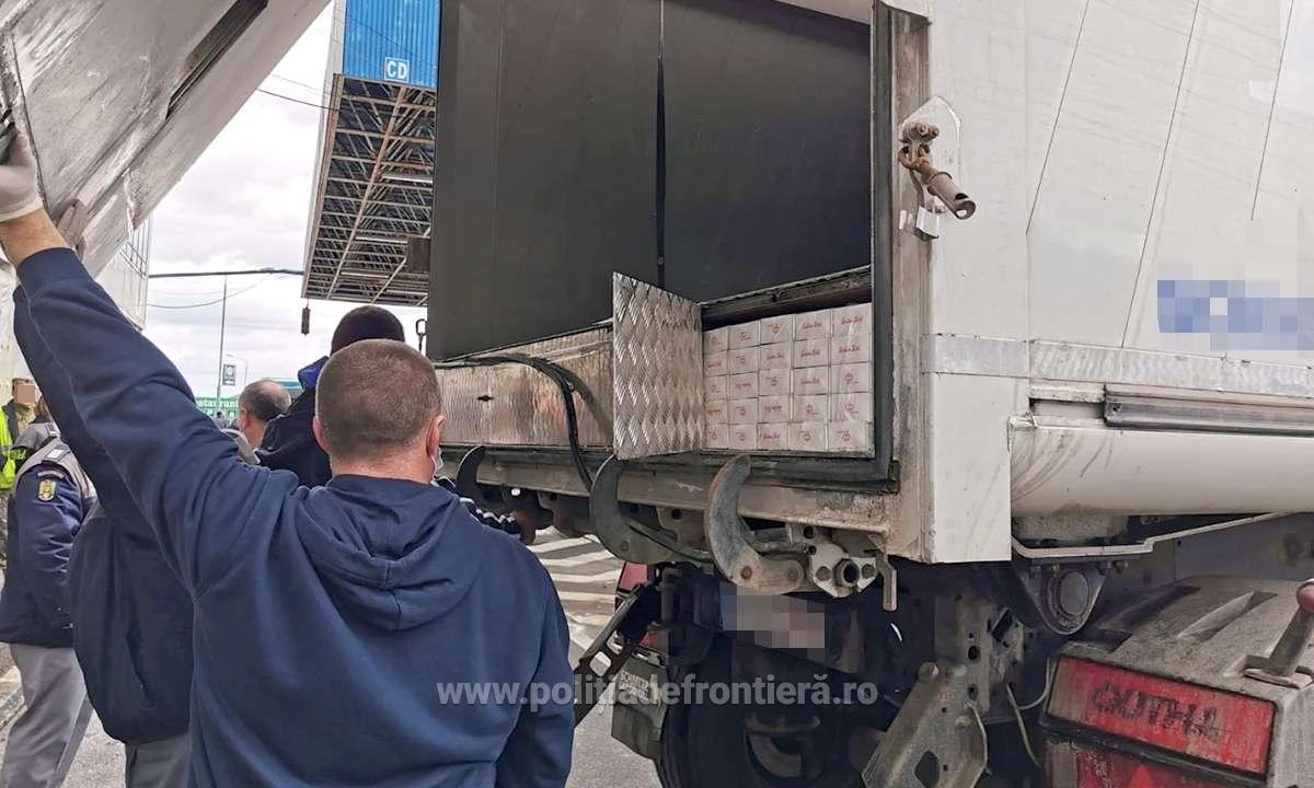 Peste 35.000 de pachete cu ţigări de contrabandă, descoperite într-un automarfar la P.T.F. Nădlac II