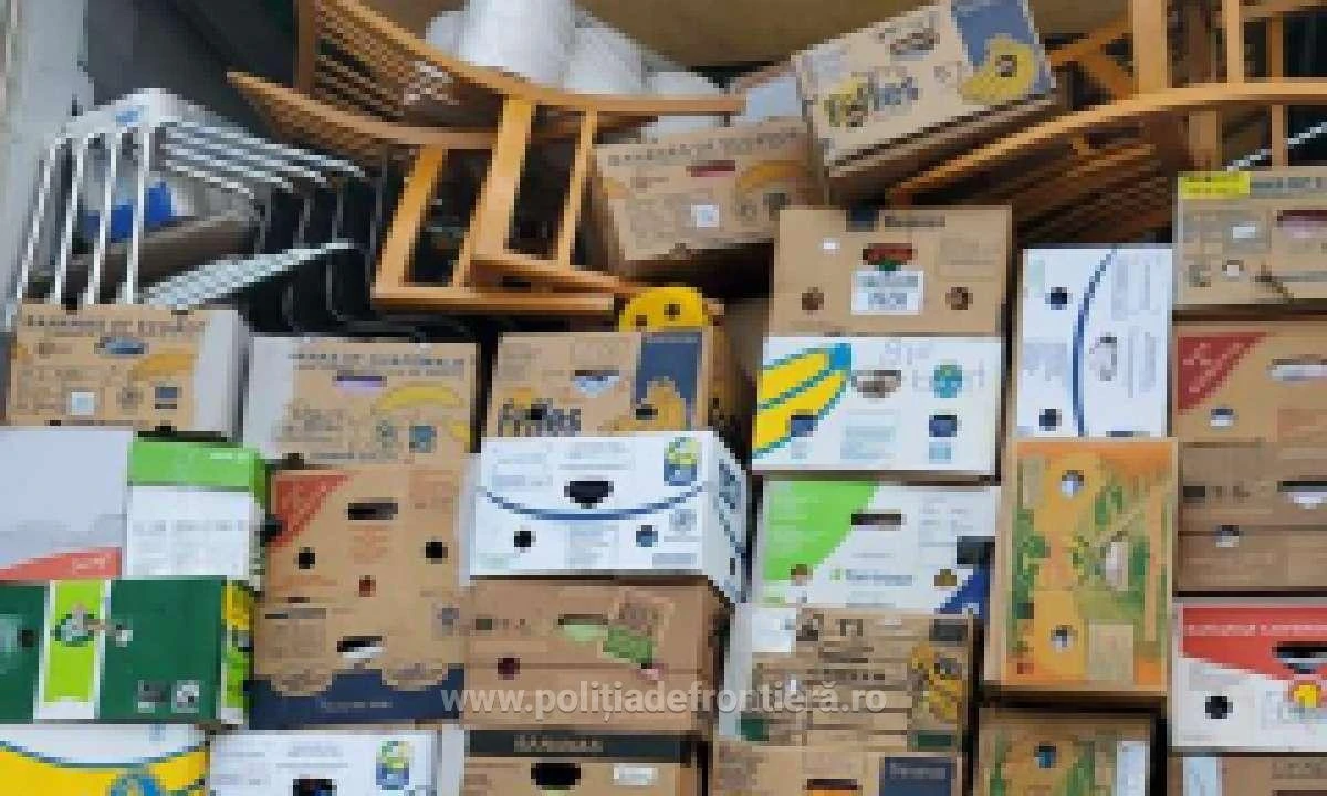 Peste 38 de tone de deşeuri, oprite la Nădlac II și Borș II
