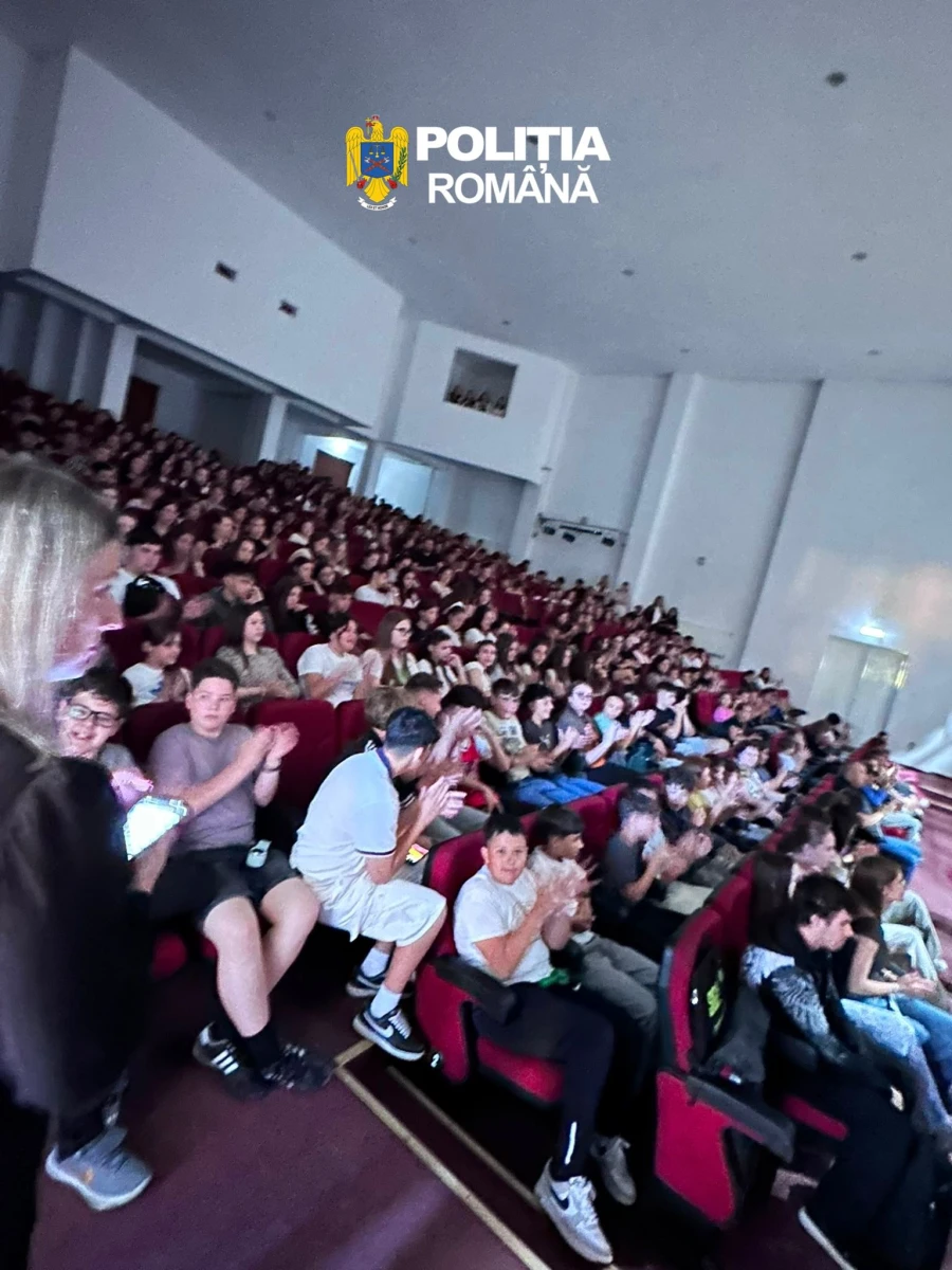 Peste 400 de elevi au participat la un eveniment antidrog organizat la Sebiș