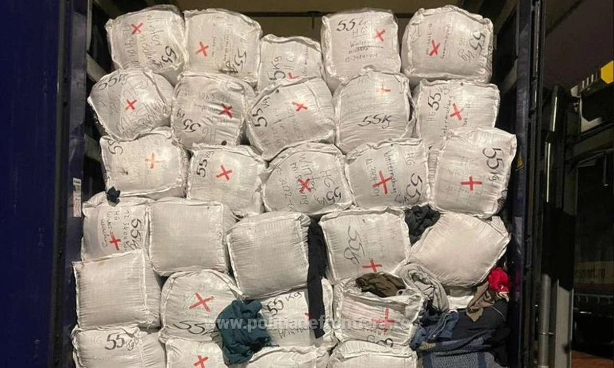Peste 50 de tone de deşeuri din Germania și Croația, oprite la Borș II și Nădlac II